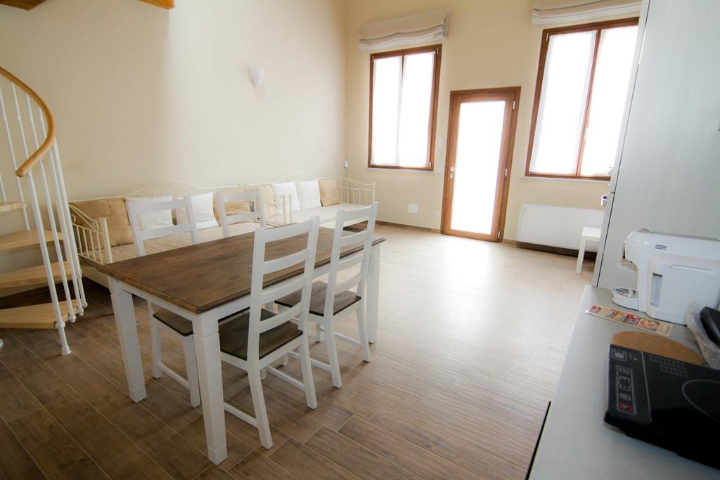 Agriturismo Cascina Della Fontana Лоди Стая снимка
