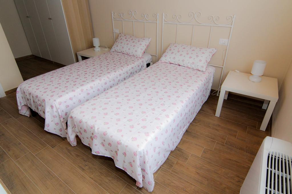 Agriturismo Cascina Della Fontana Лоди Стая снимка