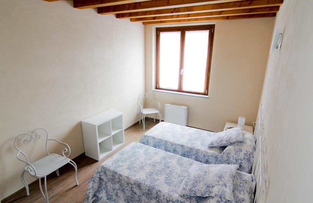 Agriturismo Cascina Della Fontana Лоди Стая снимка